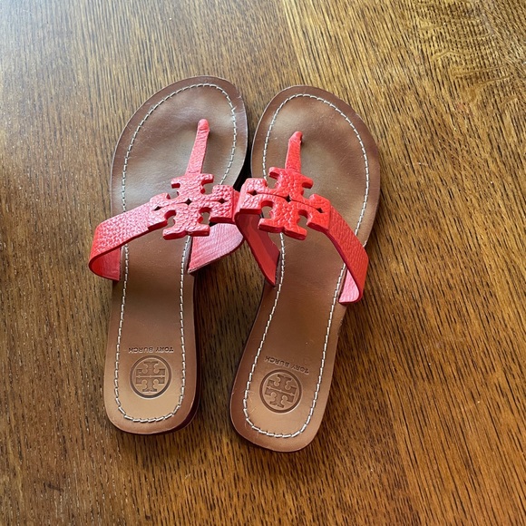 Tory Burch Logo Sandal - Picture 4 of 6